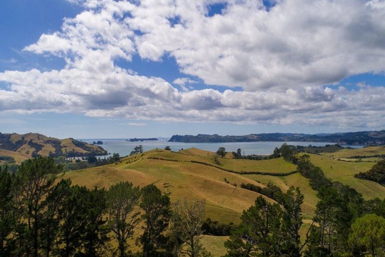 Photo of property in 61 Spikes Way, Whitianga, 3510
