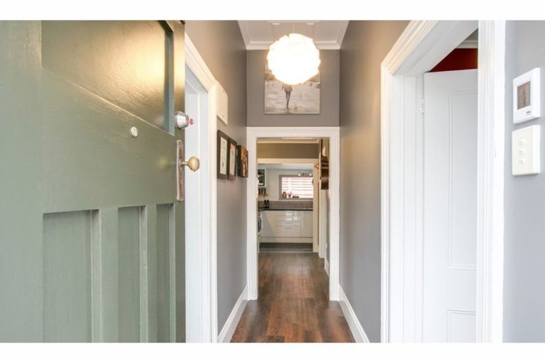 Photo of property in 85 Milton Road, Bluff Hill, Napier, 4110