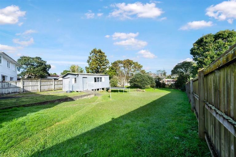 Photo of property in 8 Glen Marine Parade, Glendene, Auckland, 0602