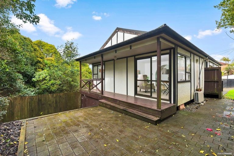 Photo of property in 3/39 Sunnynook Road, Forrest Hill, Auckland, 0620