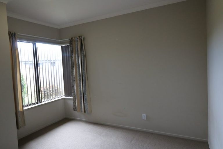 Photo of property in 8 Gibbston Close, Huntington, Hamilton, 3210