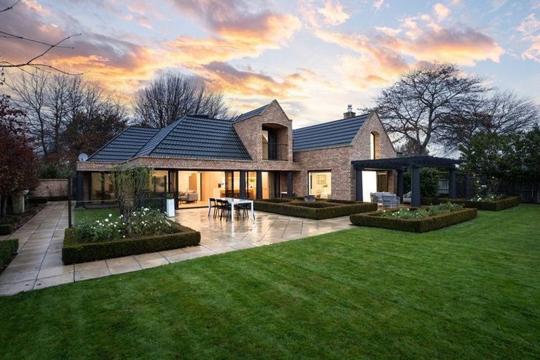 Photo of property in 60 Regent's Park Drive, Casebrook, Christchurch, 8051