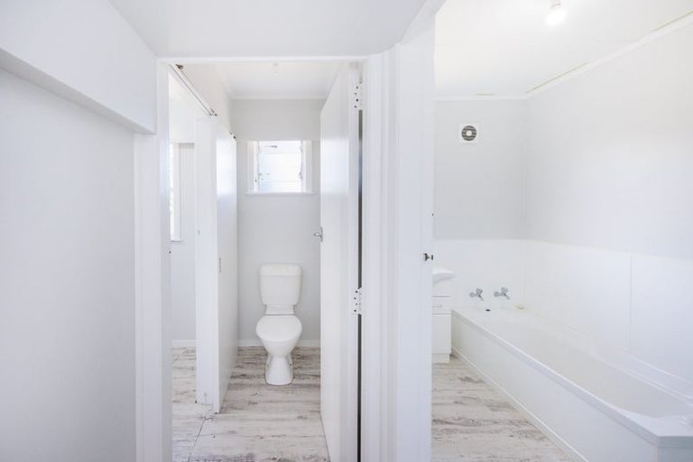 Photo of property in 3 Ellesmere Crescent, Highbury, Palmerston North, 4412