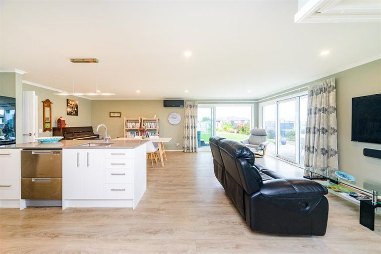 Photo of property in 19 George Street, Bulls, 4818