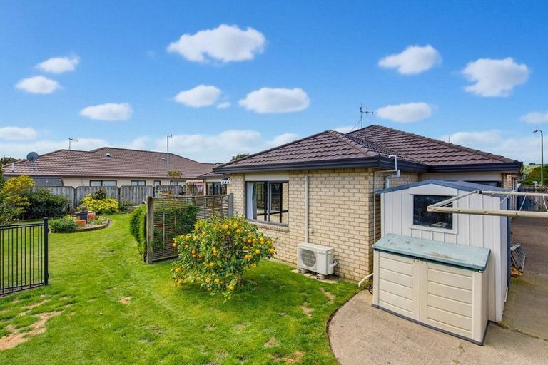 Photo of property in 166 Milne Drive, Paraparaumu, 5032