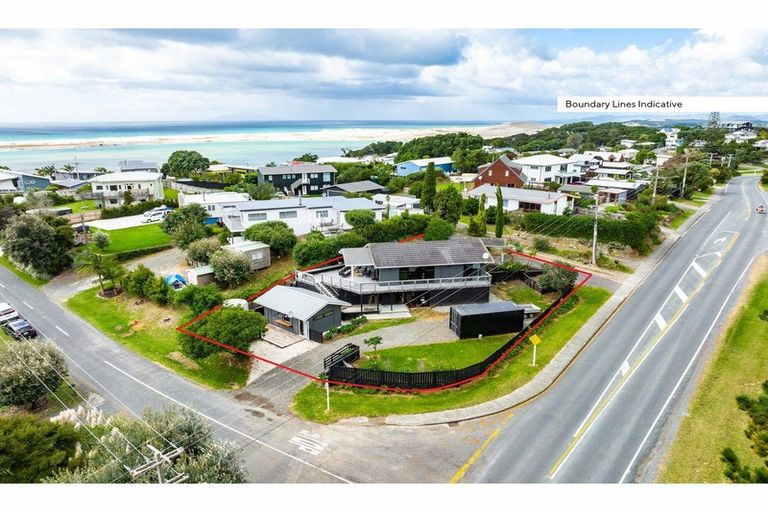 Photo of property in 2 Eveline Street, Mangawhai Heads, Mangawhai, 0505