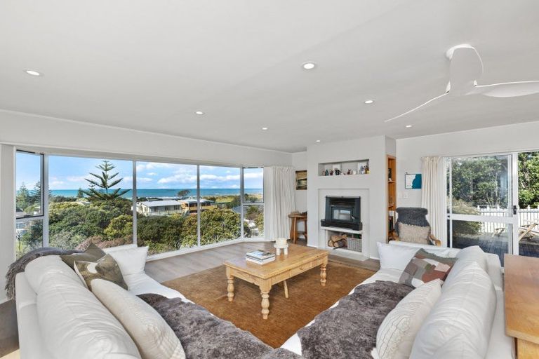 Photo of property in 19 Palm Parade, Riversdale Beach, Masterton, 5872