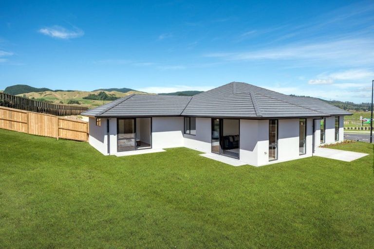 Photo of property in 44 Kohekohe Drive, Owhata, Rotorua, 3010