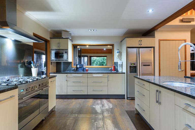 Photo of property in 17 Roger Guy Place, Welcome Bay, Tauranga, 3175