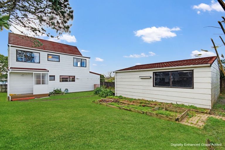 Photo of property in 14 Riverside Drive, Waiuku, 2123