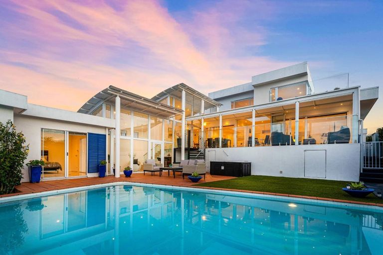 Photo of property in 100 Bramley Drive, Farm Cove, Auckland, 2012