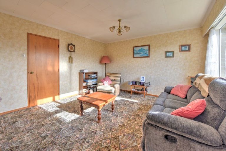 Photo of property in 113 Seaward Road, Edendale, 9825