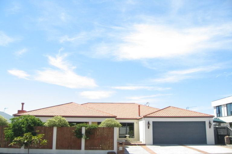 Photo of property in 3 Cordyline Place, Waimairi Beach, Christchurch, 8083