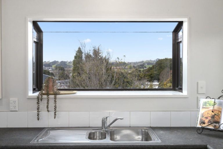 Photo of property in 2 The Glade South, Pukekohe, 2120