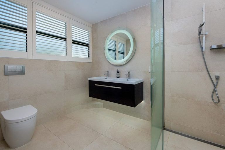 Photo of property in 1/16 Clifton Road, Hauraki, Auckland, 0622