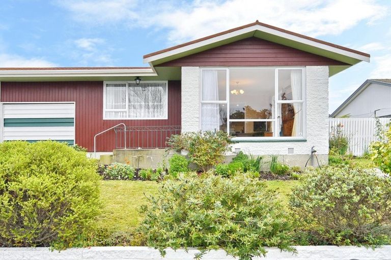 Photo of property in 2/1 Larkhill Place, Russley, Christchurch, 8042