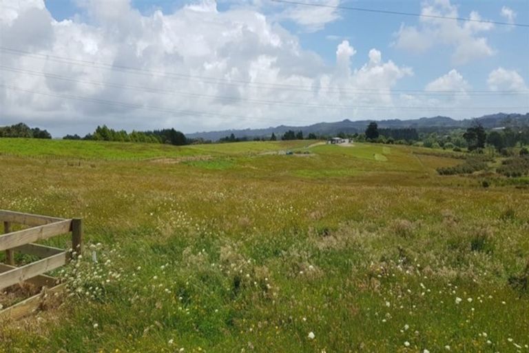 Photo of property in 141 Nixon Road, Taupaki, 0782