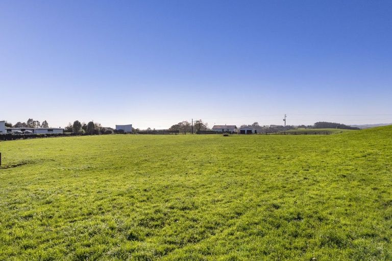 Photo of property in 890a Otaraoa Road, Tikorangi, Waitara, 4383