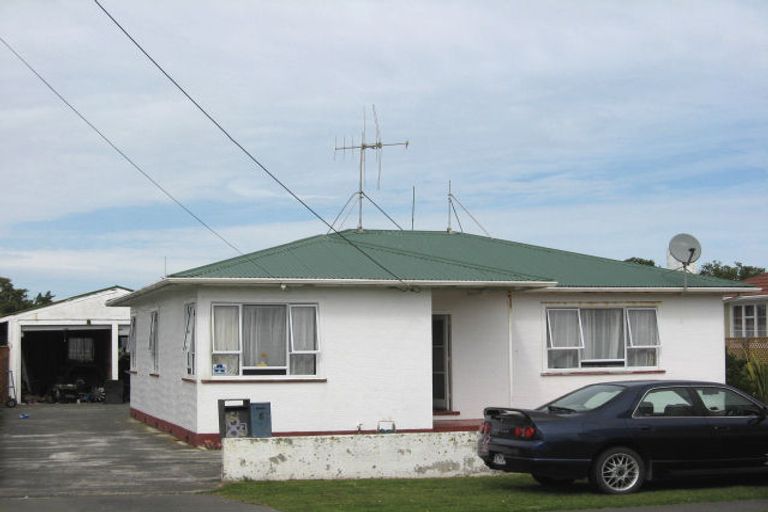 Photo of property in 8 Taupata Street, Castlecliff, Whanganui, 4501
