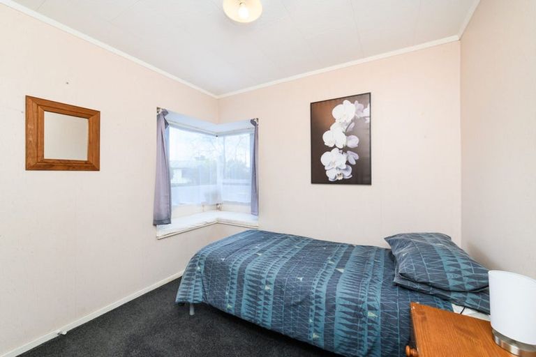 Photo of property in 2 Bevan Place, Cloverlea, Palmerston North, 4412