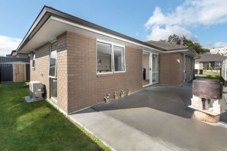 Photo of property in 14 Watene Way, Welcome Bay, Tauranga, 3112