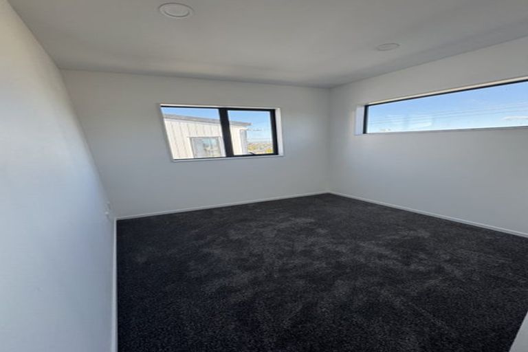 Photo of property in 10 Elcoat Avenue, Henderson, Auckland, 0612