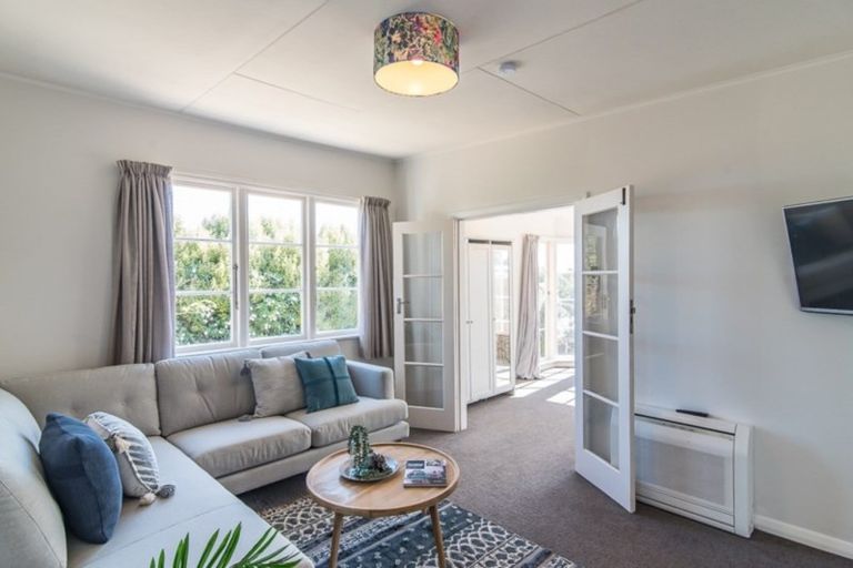 Photo of property in 4 Gavin Road, Raumati Beach, Paraparaumu, 5032