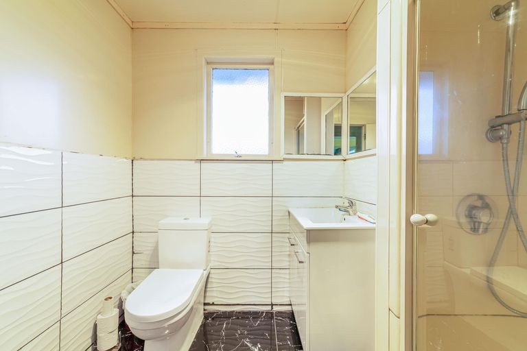 Photo of property in 14 Swallow Drive, Manurewa, Auckland, 2102