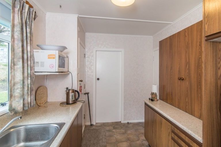 Photo of property in 8 Cunliffe Street, Johnsonville, Wellington, 6037