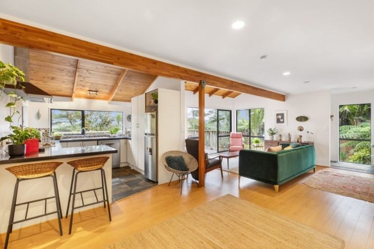 Photo of property in 31 Scenic Drive, Titirangi, Auckland, 0604