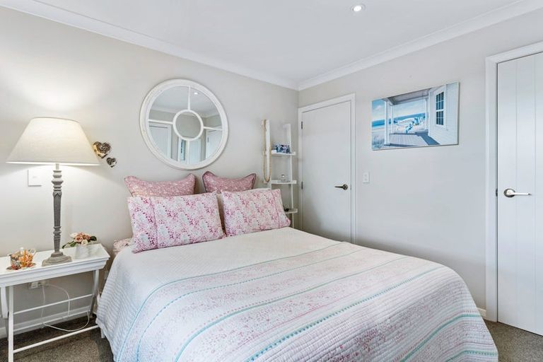 Photo of property in 22 Warbler Crescent, Papakura, 2110