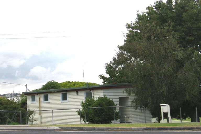 Photo of property in 64 Deep Creek Road, Torbay, Auckland, 0630