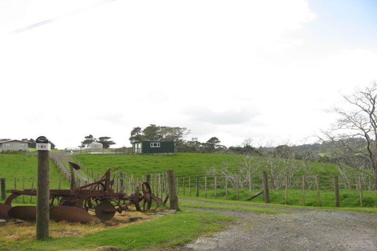 Photo of property in 160 Annett Road, Kumeu, 0891