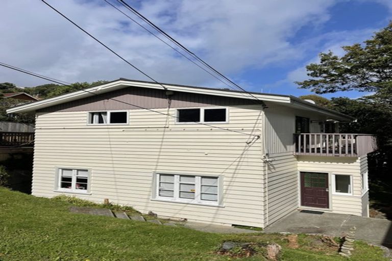 Photo of property in 62 Tio Tio Road, Miramar, Wellington, 6022