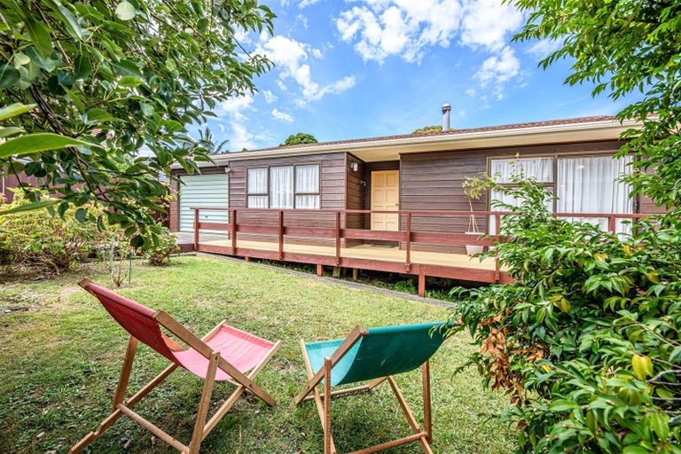 Photo of property in 1/246 Great North Road, Henderson, Auckland, 0612