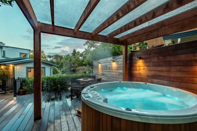 Photo of property in 87a Palmerston Road, Birkenhead, Auckland, 0626