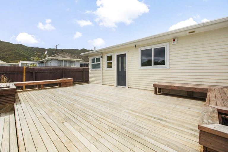 Photo of property in 28 Russell Road, Wainuiomata, Lower Hutt, 5014