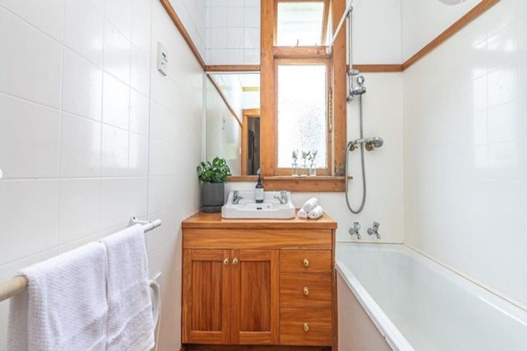 Photo of property in 28 Surrey Road, Springvale, Whanganui, 4501