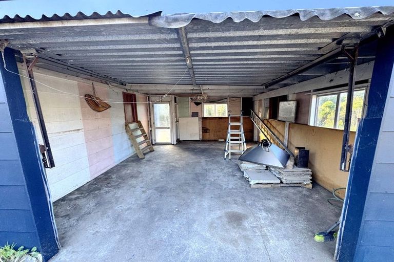 Photo of property in 38 Chislehurst Street, Henderson, Auckland, 0612