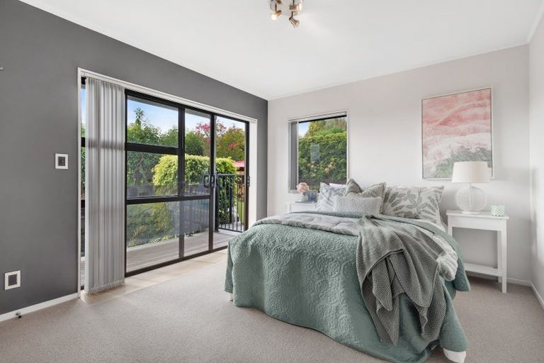 Photo of property in 3 Trident Place, Shelly Park, Auckland, 2014