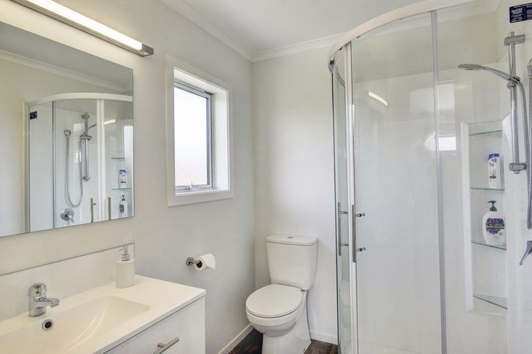 Photo of property in 12 Austin Reid Avenue, Carterton, 5713