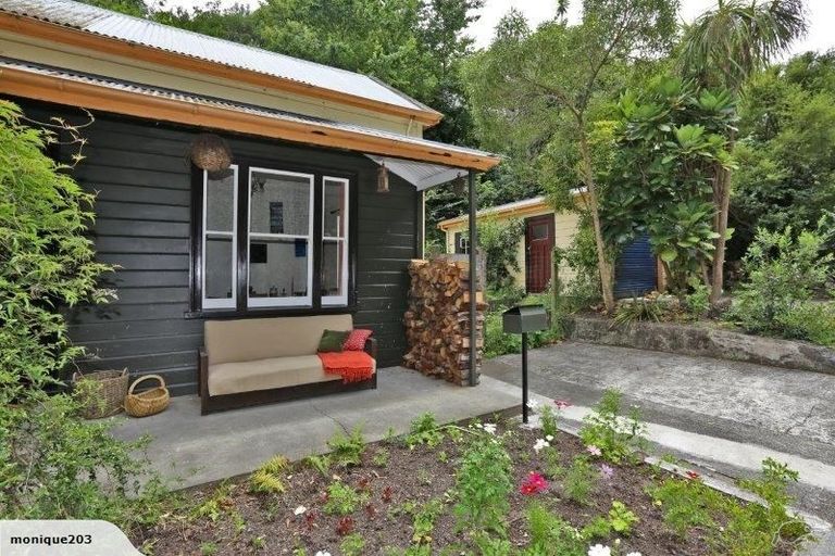 Photo of property in 8 Priestley Road, Bluff Hill, Napier, 4110