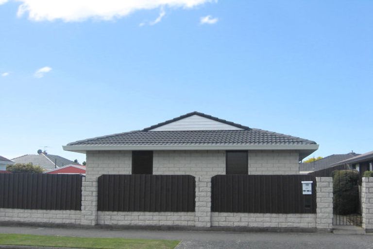 Photo of property in 10 Rolfe Place, Bishopdale, Christchurch, 8053
