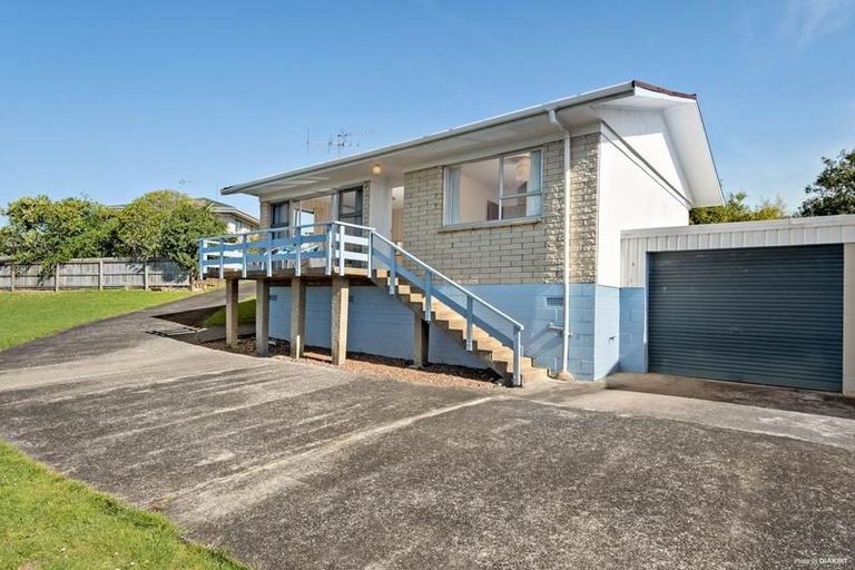 Photo of property in 1/14 Jenelin Road, Glendene, Auckland, 0602