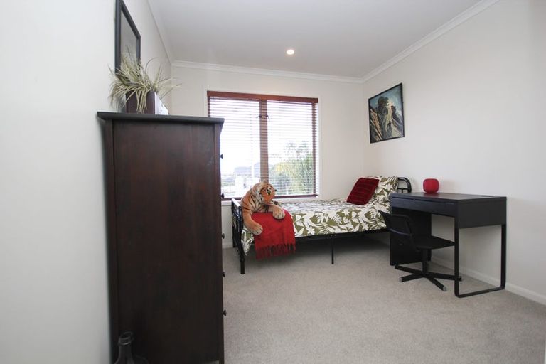 Photo of property in 17 West Hoe Heights, Orewa, 0931