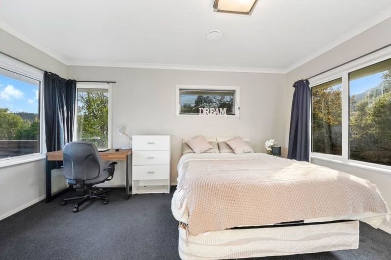Photo of property in 343 Stokes Valley Road, Stokes Valley, Lower Hutt, 5019