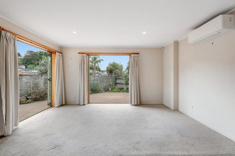 Photo of property in 12 Red Hibiscus Road, Stanmore Bay, Whangaparaoa, 0932