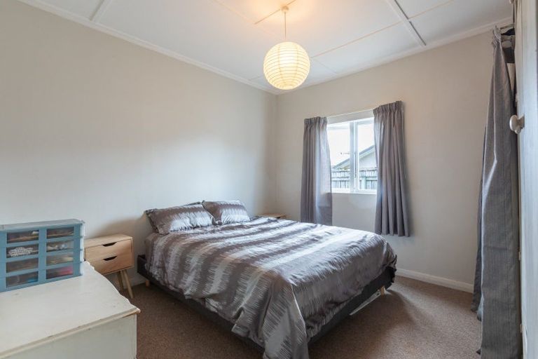 Photo of property in 18 Cadman Street, Dannevirke, 4930