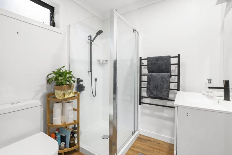 Photo of property in 14 Ara Patukawenga, Tawa, Wellington, 5028