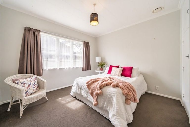 Photo of property in 2 Wood Street, Wallaceville, Upper Hutt, 5018